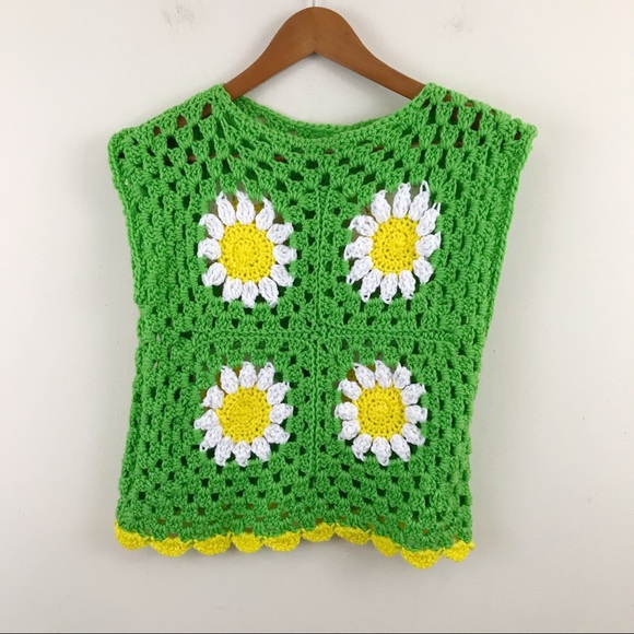Vintage Sweaters - Vintage Crochet Granny Square Handknit Flower Cropped Sweater Vest Green S M